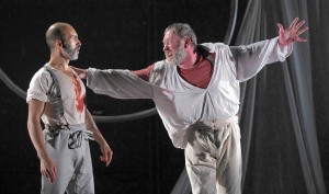 ct-moby-dick-lookingglass-theatre-20150621