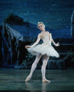 Gillian Murphy as Odette-Odile in American Ballet Theatre's "Swan Lake" at the Metropolitan Opera House.