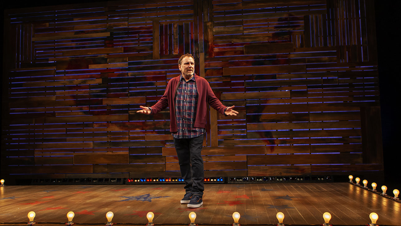 Colin Quinn in "Red State Blue State" in the Minetta Lane Theatre. Photo by Monique Carboni.