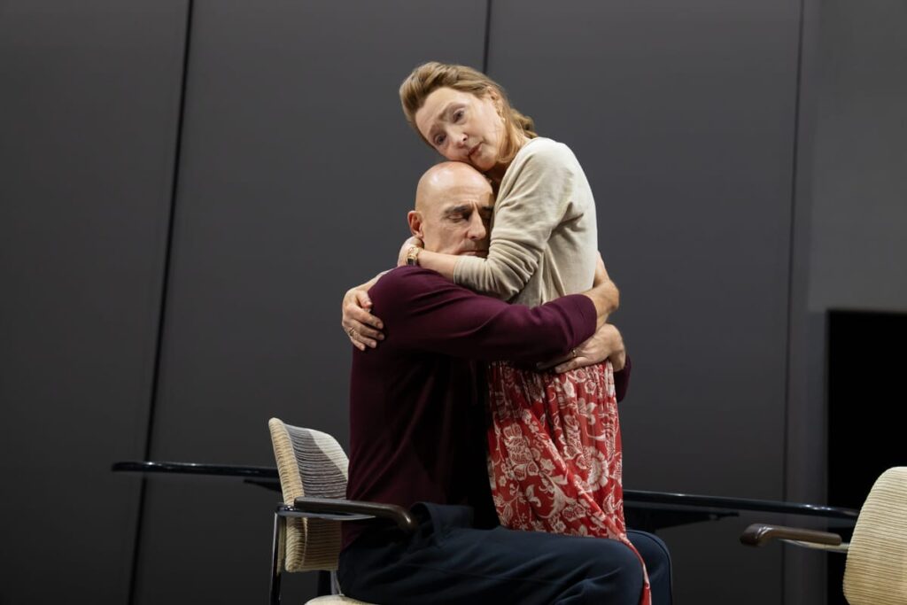 Mark Strong and Lesley Manville in Robert Icke's "Oedipus" at Studio 54 (photo by Julieta Cervantes).